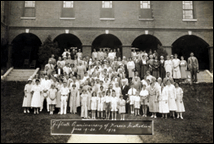 선교50주년 기념식을 마치고 선교사와 한국인 사역자(1930년대)